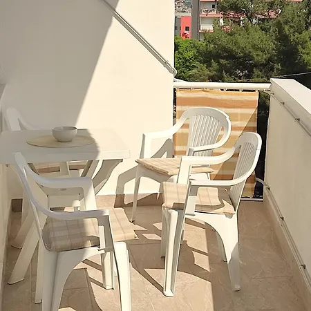 Nadja Apartman *